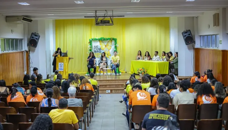 Roda de conversa reúne comunidade e profissionais para falar sobre saúde mental em Teixeira de Freitas
